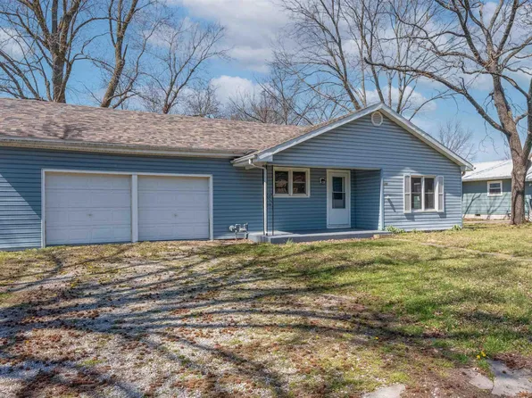 304 Chestnut St, La Monte, MO 65337