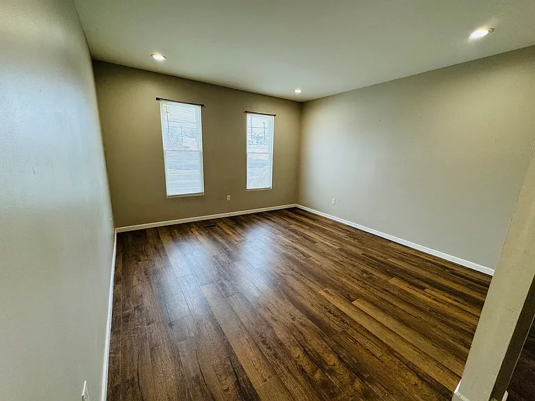 121 S Elm Ave #1 — Photo 27