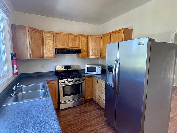 5th image of 605 Texas St