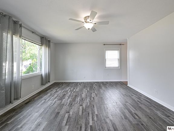 4th image of 7111 Logan Ave
