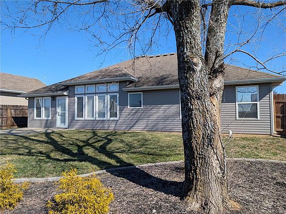 5th image of 618 Oakmont Dr