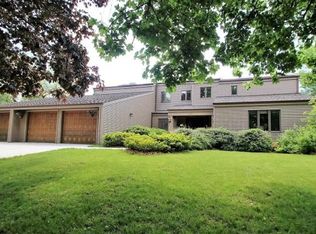 301 Arbor Ln, Green Bay, WI 54301