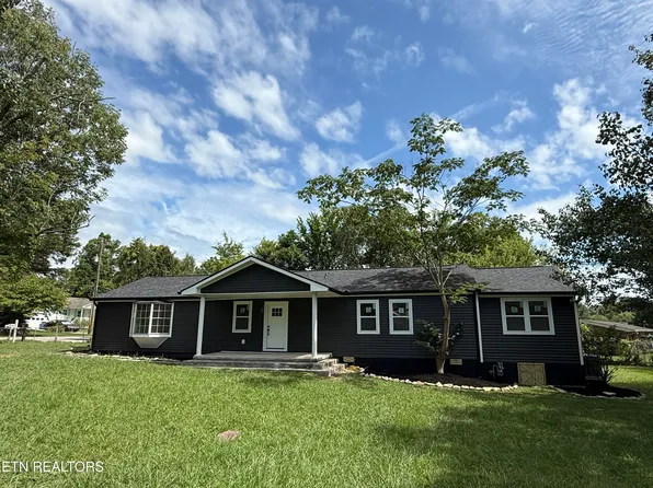 921 Vivian Ave, Rocky Top, TN 37769