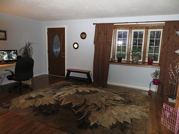 2nd image of 1319 Laurel Dr