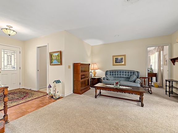 4th image of 407 Sequoyah Dr