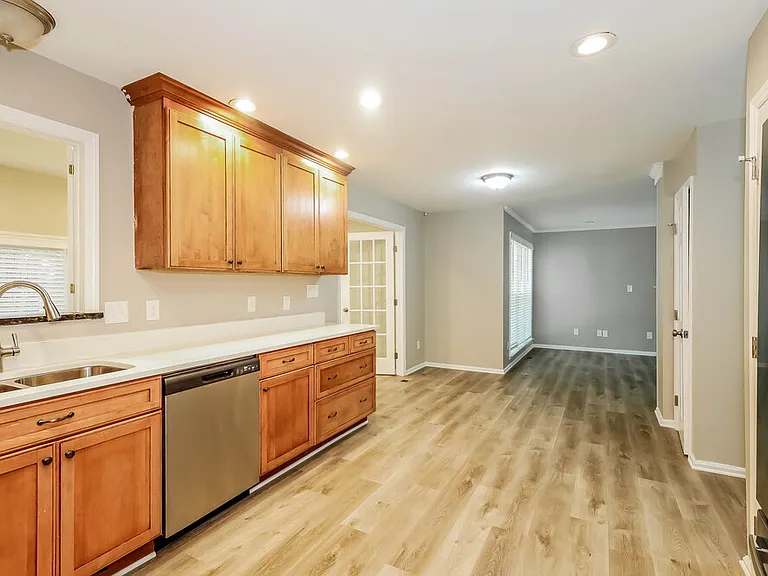 8313 Poplar Grove Cir — Photo 10