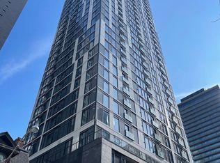 65 Mutual St #3101, Toronto, ON M5B 2A9