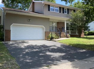 19 Durst Dr, Milltown, NJ 08850