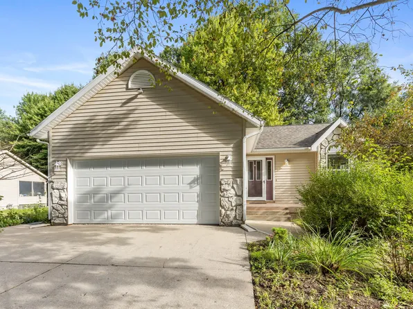 10546 Wildwood Dr, Greenville, MI 48838