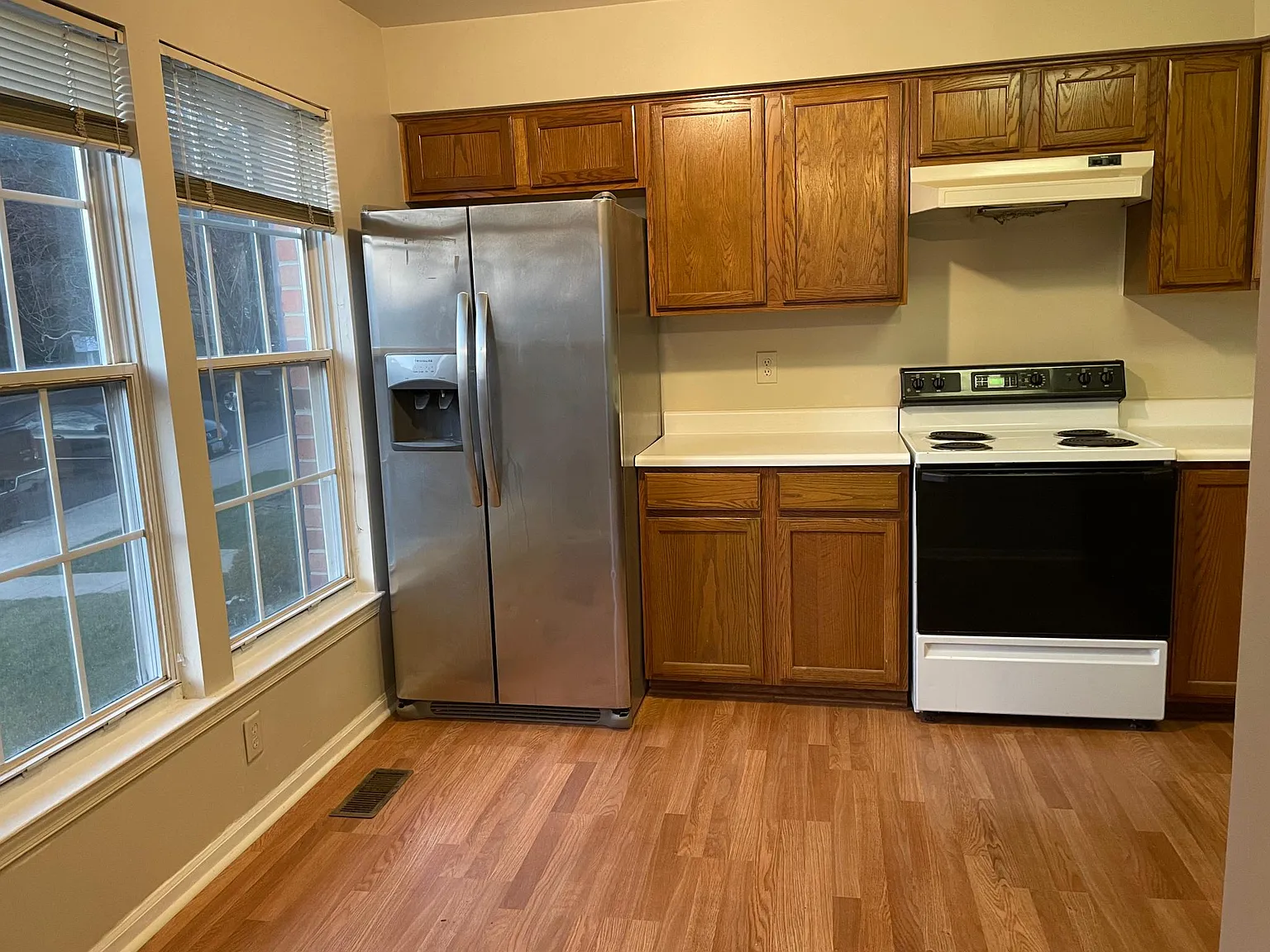 3 bed, 1920 sqft, $2,400 — Photo 3