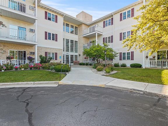 2nd image of 715 Canterberry Ct Unit 316