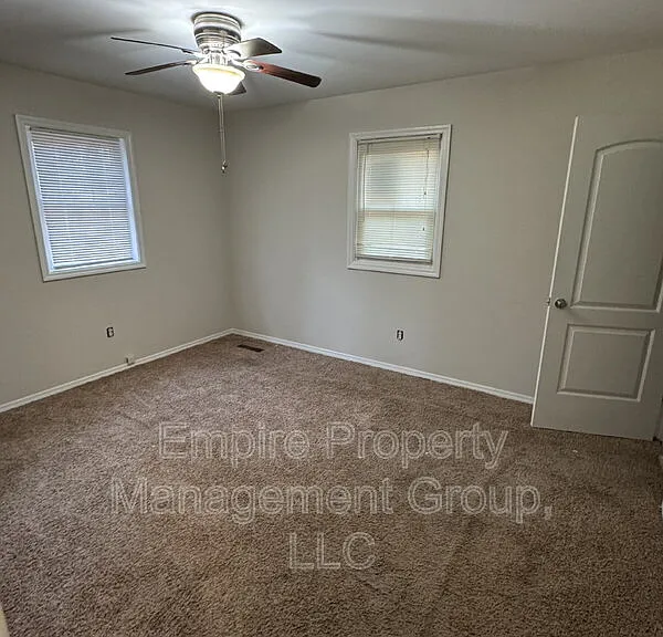 103 Yorkshire Dr — Photo 5