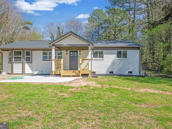 1215 Pineglen Dr, Riverdale, GA 30296