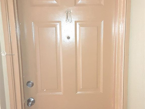 2nd image of 215 30th St APT 11