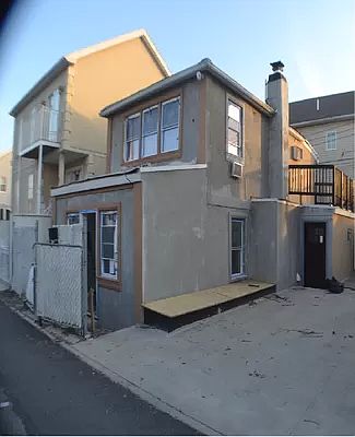 1st image of 79 Abbey Ct #1