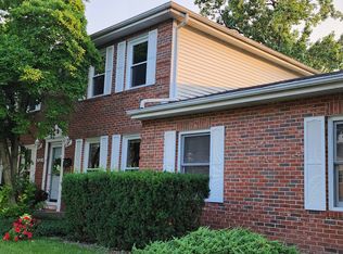 1530 Center St, Des Plaines, IL 60018