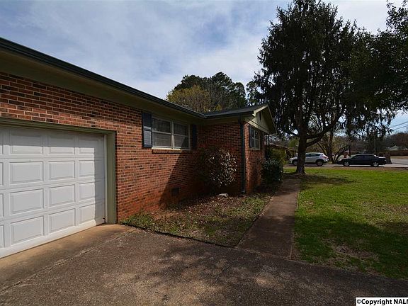 2nd image of 1804 Lydia Dr NW