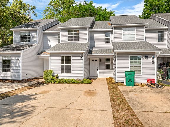 3rd image of 648 Virginia Oak Ct