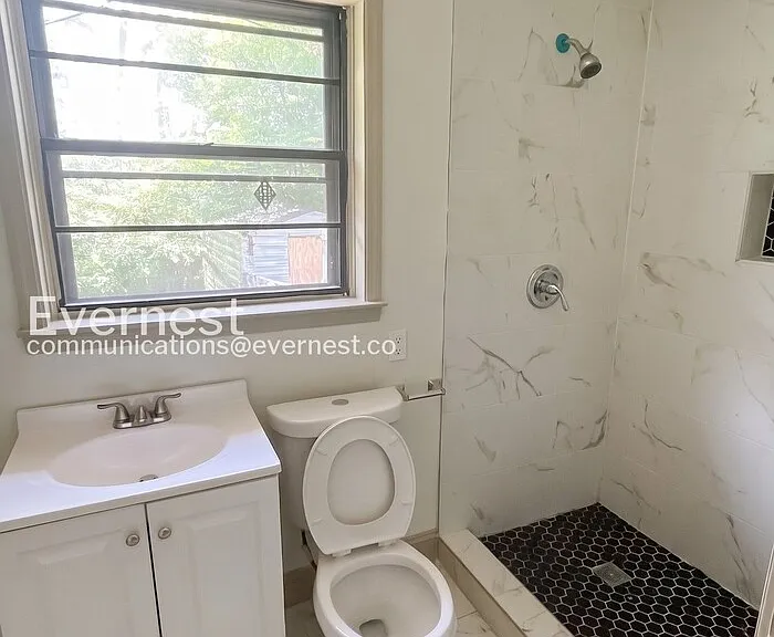 905 Elizabeth Dr — Photo 5