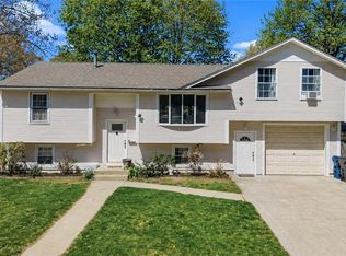 81 Allen Ave, Warwick, RI 02889