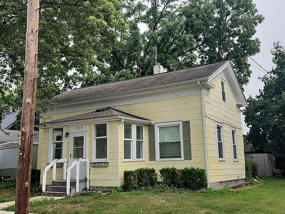 3rd image of 111 W 17th St