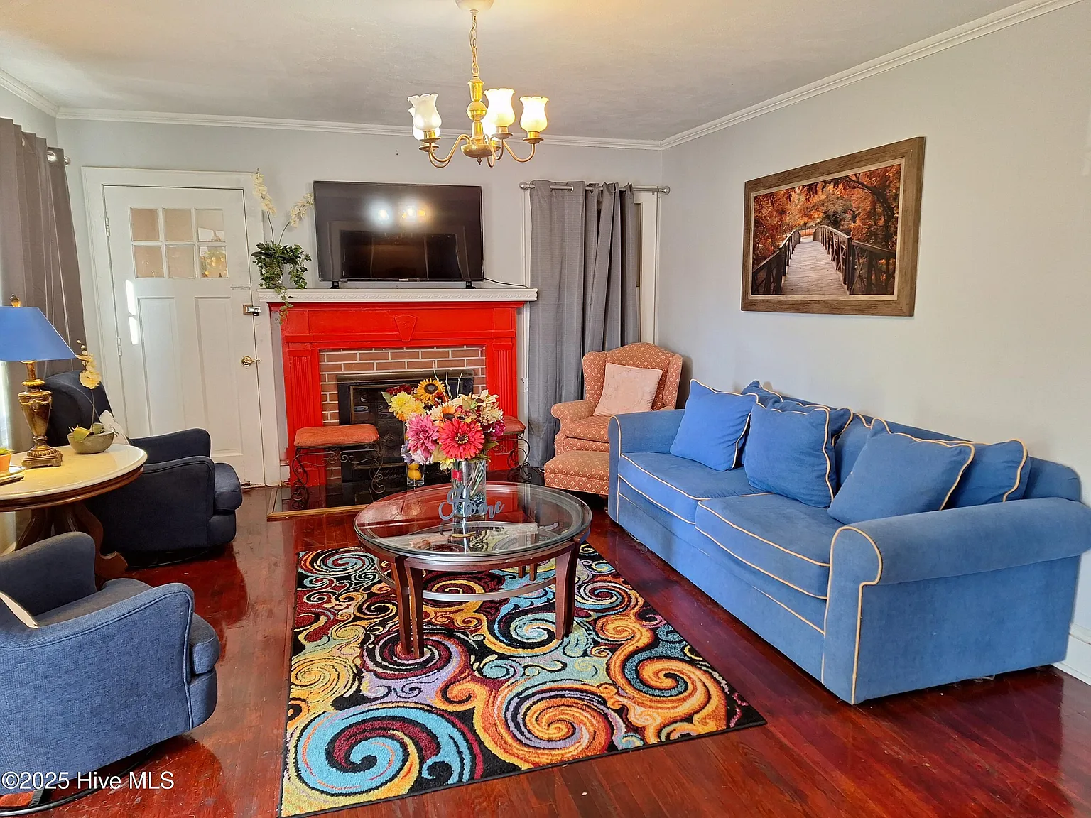 3 bed, 1.0 bath, $1,500 — Photo 3