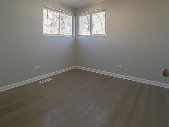 3rd image of 14230 Woodlawn Ave