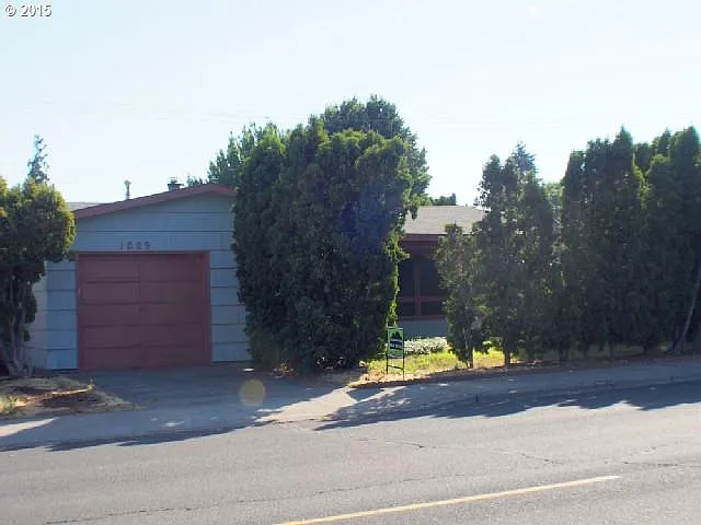 1009 W 10th St photo 1