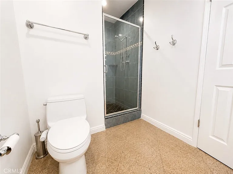 24010 Hatteras St — Photo 20