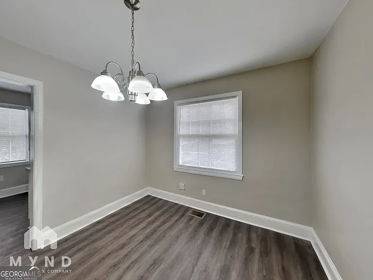 1284 Westmont Rd SW — Photo 7