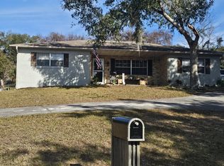 545 S Exeter St, Eustis, FL 32726