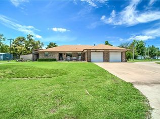 801 SW Burt St, Minco, OK 73059