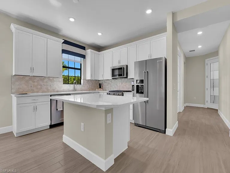 11694 Canal Grande Dr — Photo 9