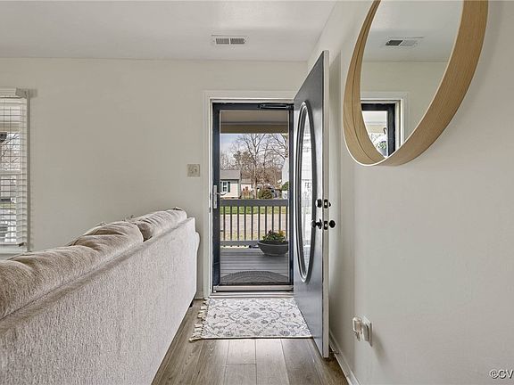5th image of 6349 Macbeth Ct