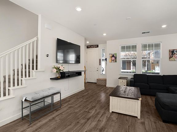 5th image of 7465 walker Way