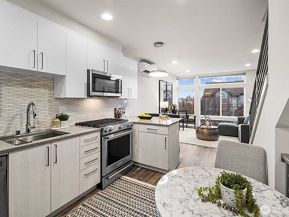 4th image of 728 N 43rd Street