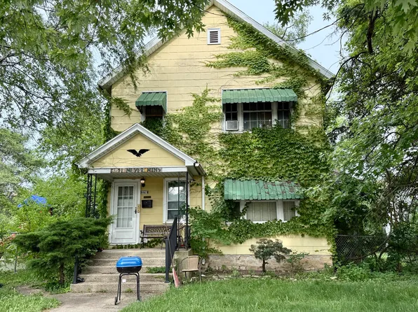 376 N Hickory St, Joliet, IL 60435