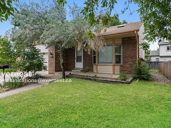 2nd image of 144 Willow Pl S