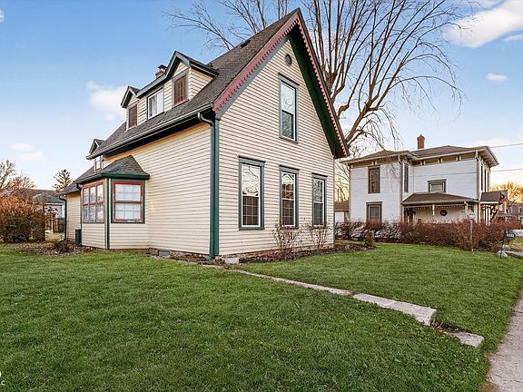 3rd image of 1151 Cherry St