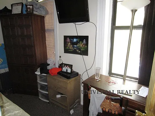 Rented by Universal Realty Group | media 39