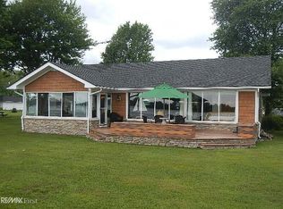 701 S Russell Dr, Algonac, MI
