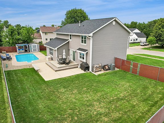 5th image of 5410 SE 31st St