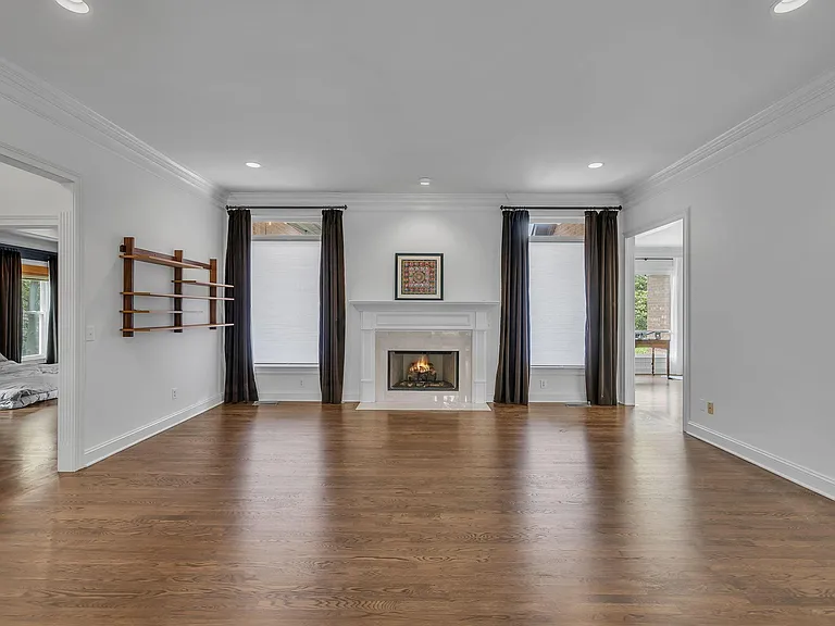 729 Harrow Ln — Photo 11