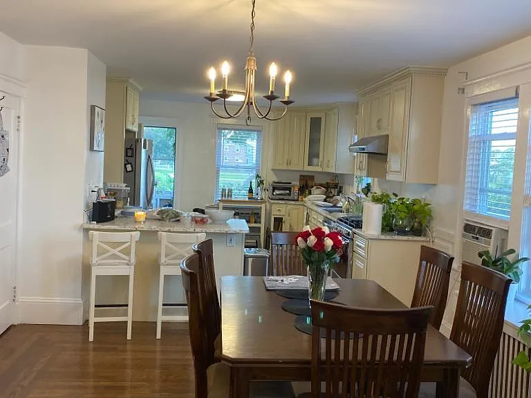 97 Bartlett Ave — Photo 4