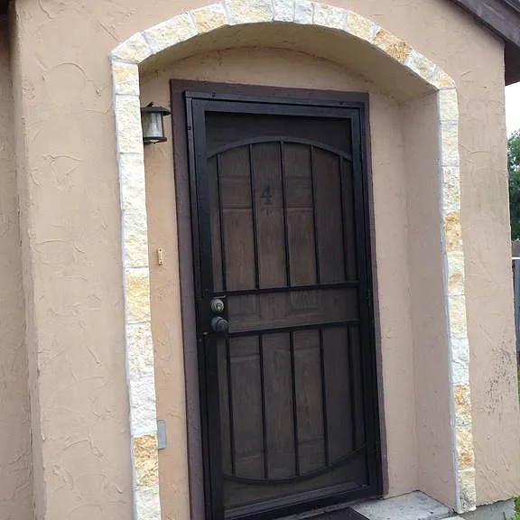 418 Rock Cir — Photo 3