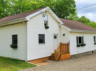 9423 E Holland Rd, Holland, NY 14080