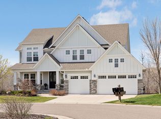 78 Rapp Farm Ln, North Oaks, MN 55127