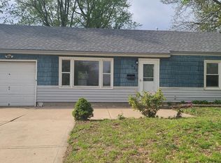 613 NE 67th St, Gladstone, MO 64118