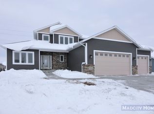 2224 Markens Gate, Stoughton, WI 53589
