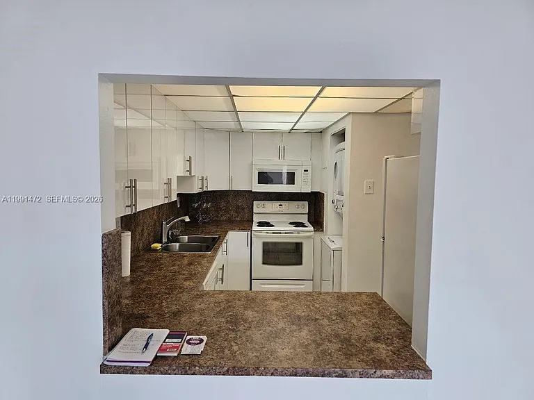 10090 NW 80th Ct #1350 — Photo 3